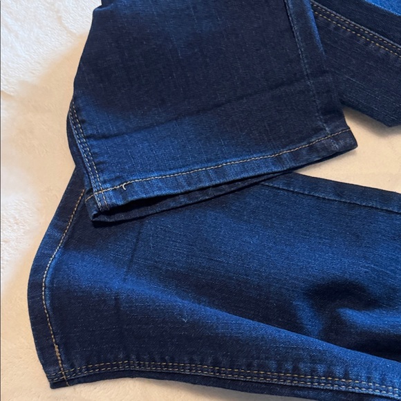 Women's Straight Leg Jeans - Dark Blue - Picture 7 of 11